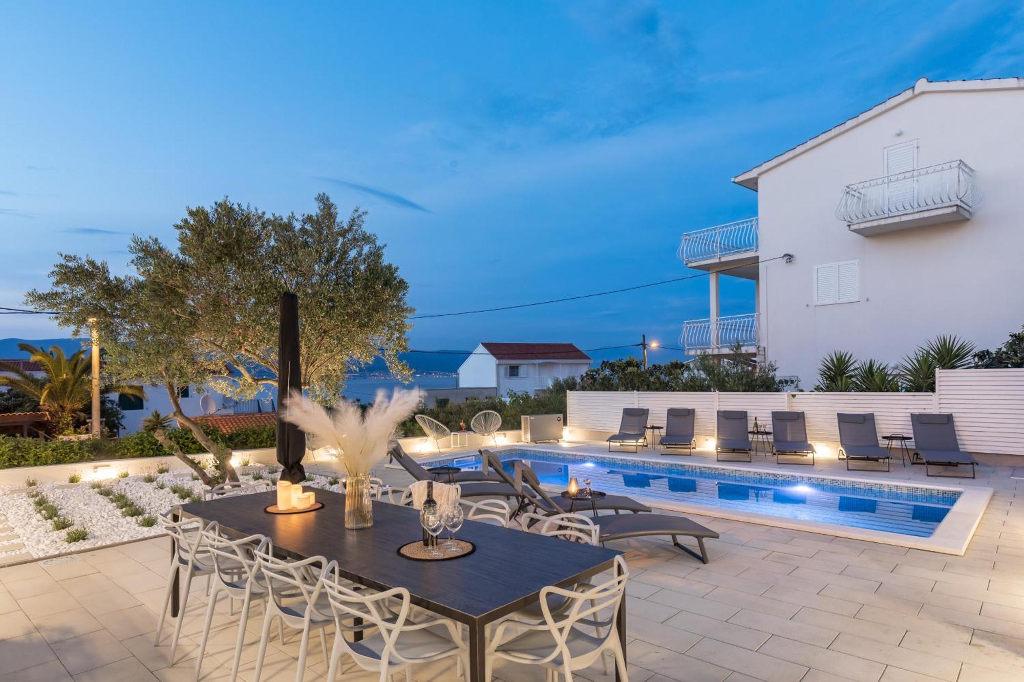 Apartments Marina โตรกีร์ ภายนอก รูปภาพ
