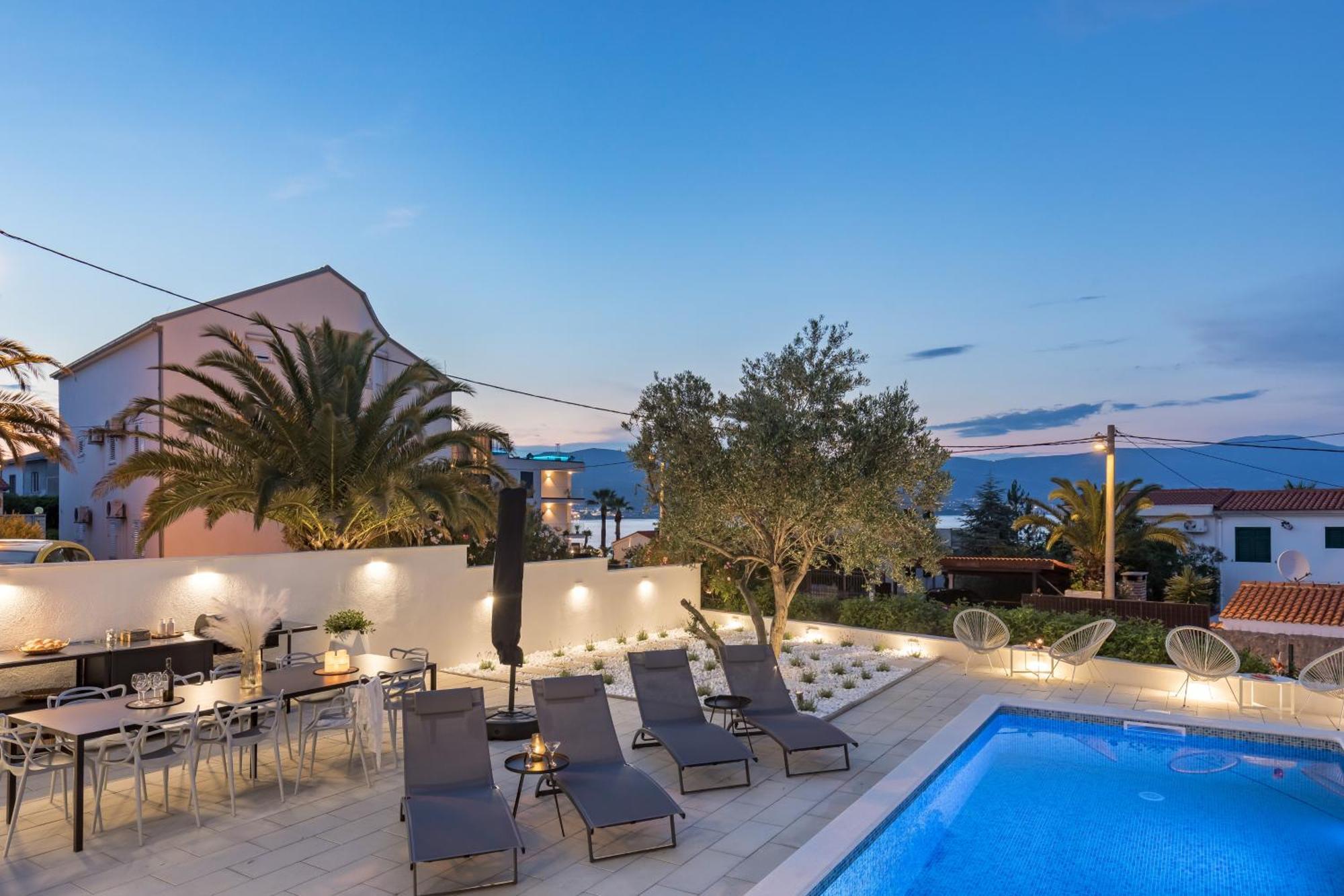 Apartments Marina โตรกีร์ ภายนอก รูปภาพ