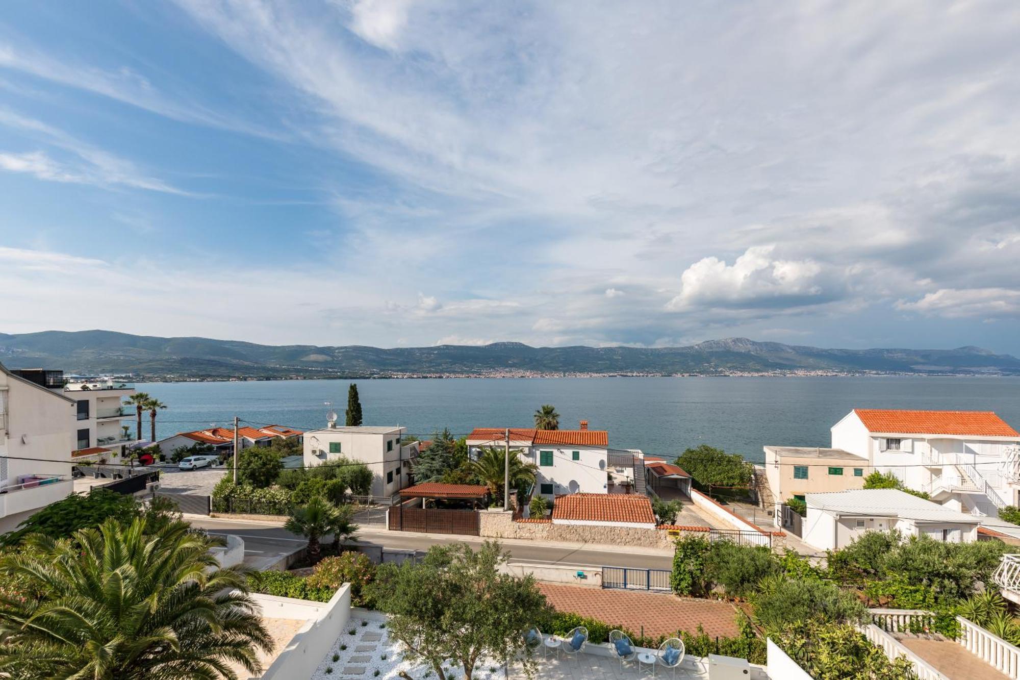 Apartments Marina โตรกีร์ ภายนอก รูปภาพ
